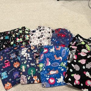 ZOE+CHLOE SCRUB TOPS (XS)- 8 tops for $30!!!!